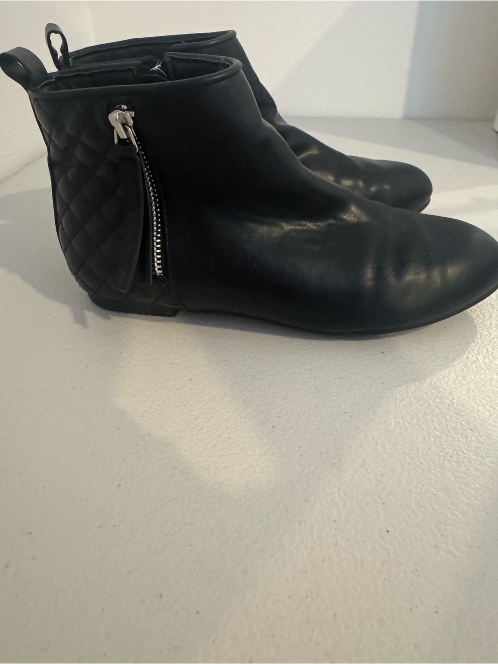MaxMuxun Black Quilted Side Zip Ankle Boots Size 6.5